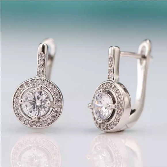 NEW💎925 Sterling Silver Diamond Stud Earrings - Picture 2 of 4